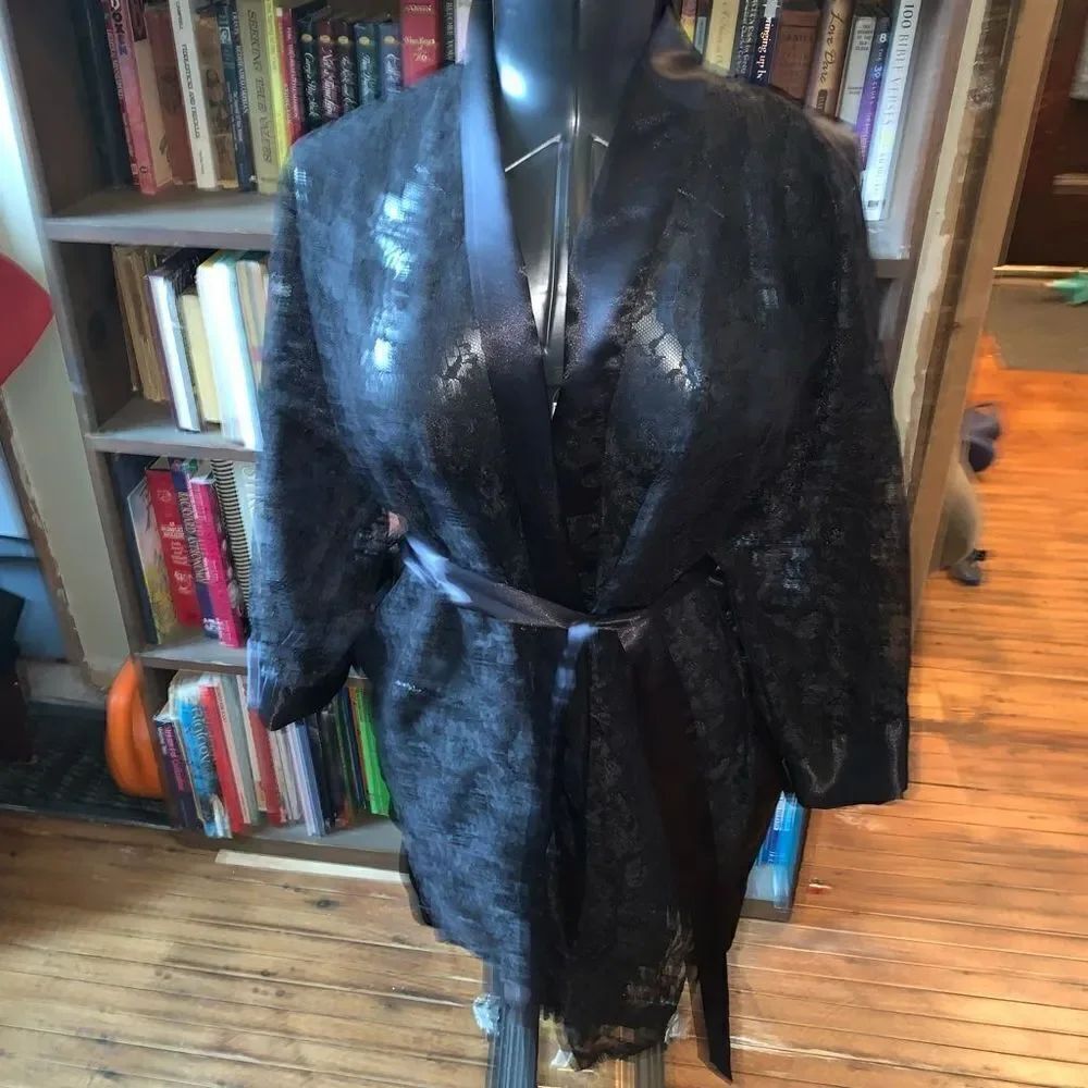 Victoria’s Secret gold label black lace silky semi sheer vintage belted O/S robe